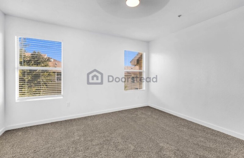 Building Photo - 5110 Flipper Dr