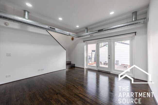 Primary Photo - 913 N Honore St