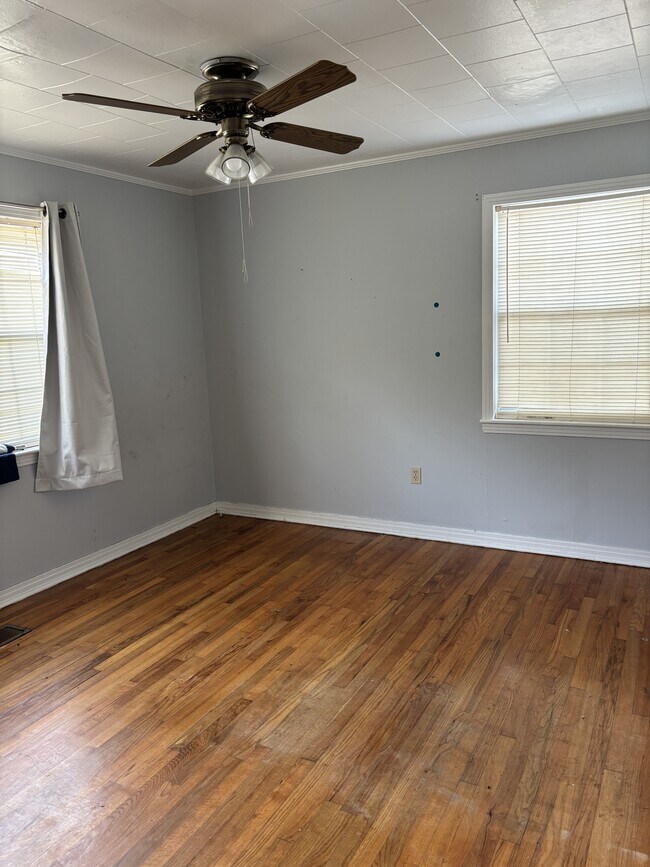 Building Photo - 12 Howell Rd