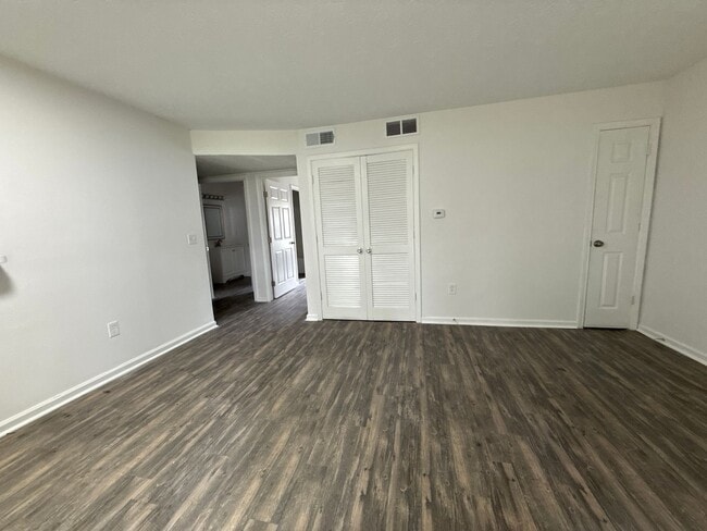 Building Photo - 1723 W Kentucky St