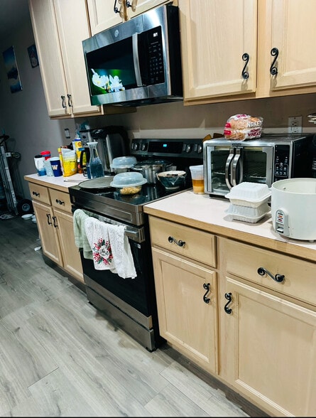 Building Photo - 4802 Nassau Ave NE