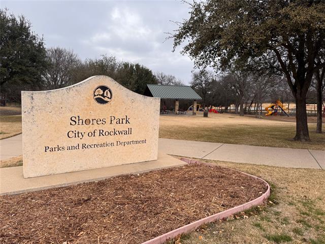 Building Photo - 2050 Ashbourne Dr