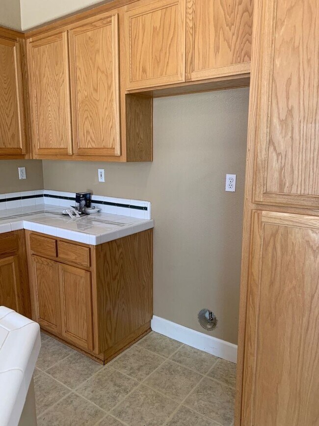 Building Photo - 4BR/3BA Single Family House - Brentwood