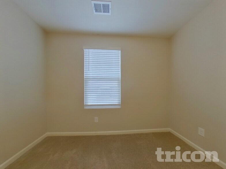 Building Photo - 44 Dorsey Wy