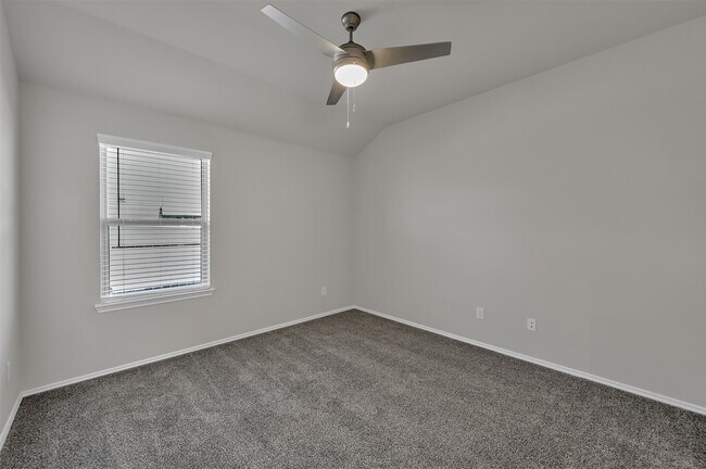 Building Photo - 6212 Hendricks Hbr Dr