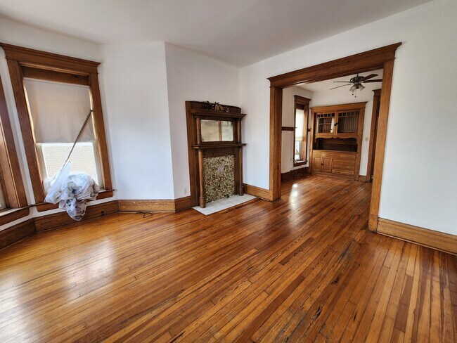 Building Photo - 2404 W Superior St