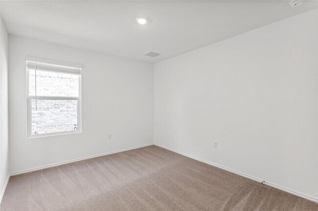Building Photo - 117 Imola St