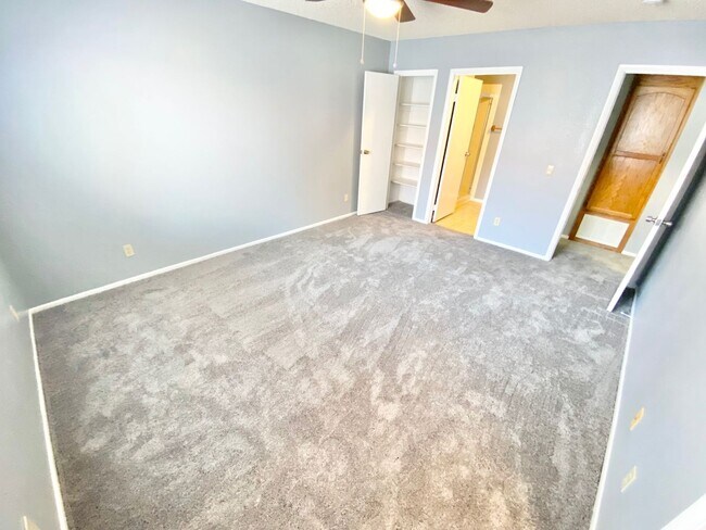 Building Photo - WESTSIDE CONDO!