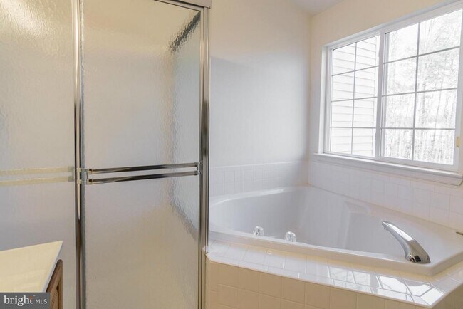 Building Photo - 2715 Summers Ridge Dr