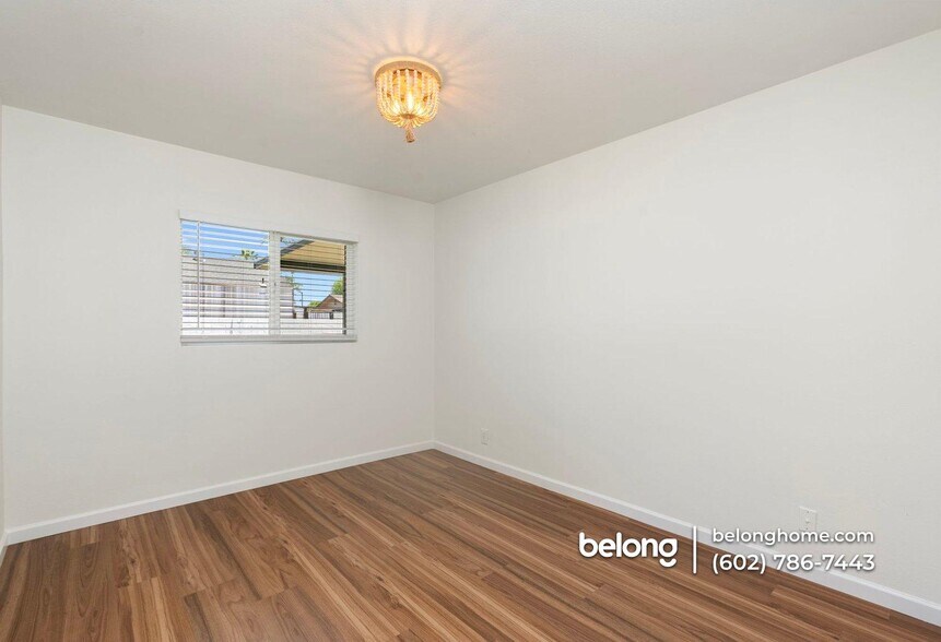 Building Photo - 3313 N 43rd Pl