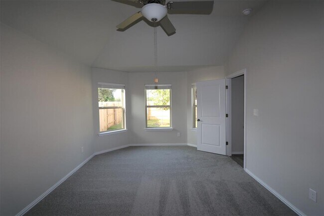Building Photo - 256 Falling Star Ln