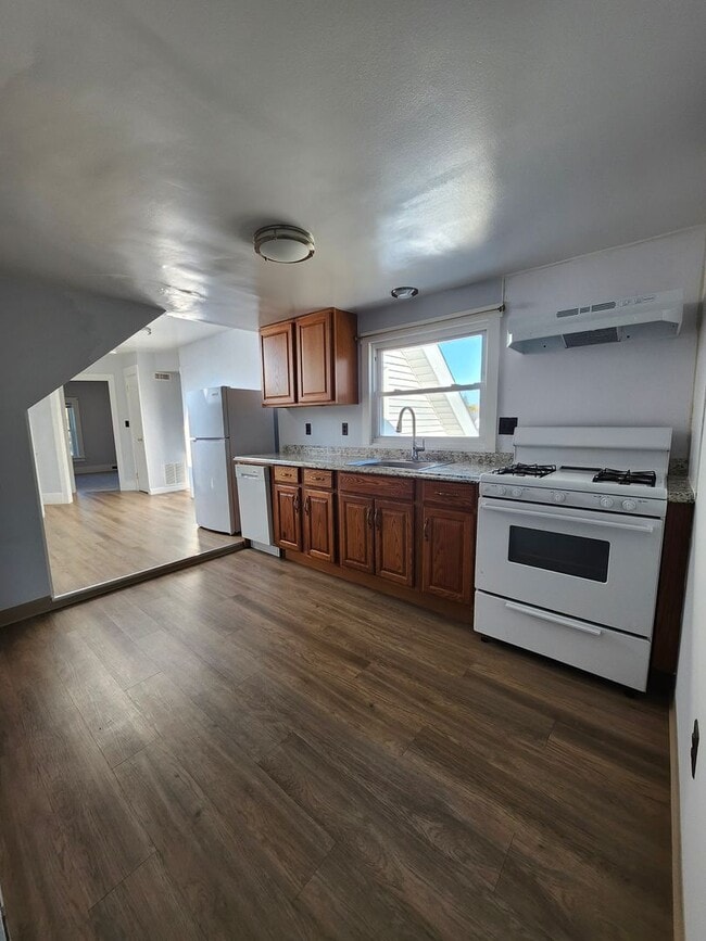 Building Photo - 20-22 S Main St