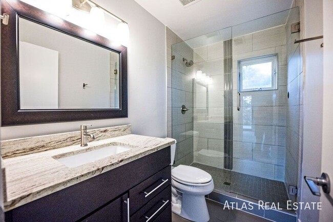 Building Photo - 2nd Floor LoHi 2 Bed 1 Bath with a Private...