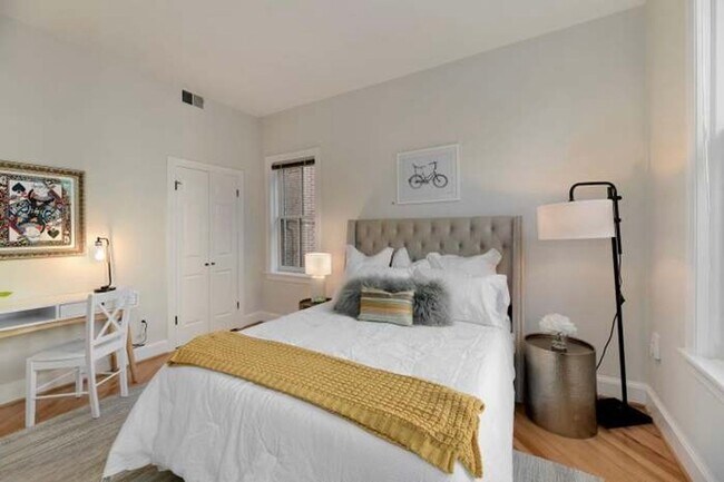 Building Photo - 2115 S Street NW #2B