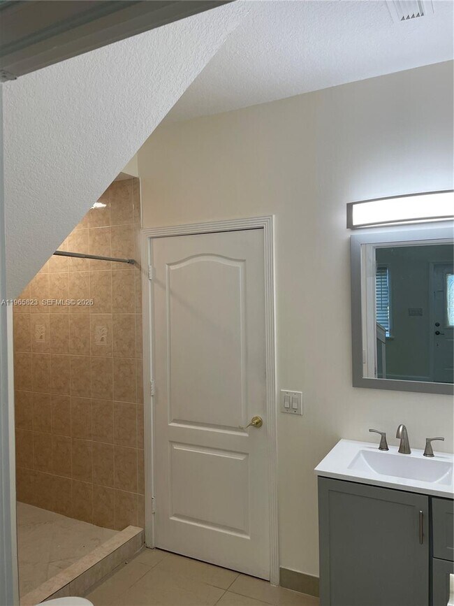 Building Photo - 12885 SW 49th Ct