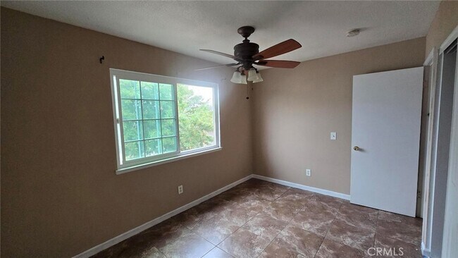 Building Photo - 308 N Millard Ave