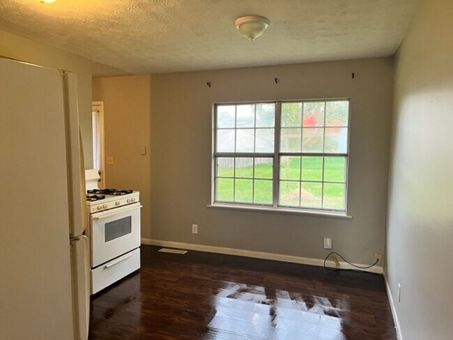 Building Photo - 4405 W Wagonwheel Trail