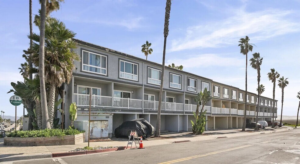 Building Photo - 1111 Seacoast Dr