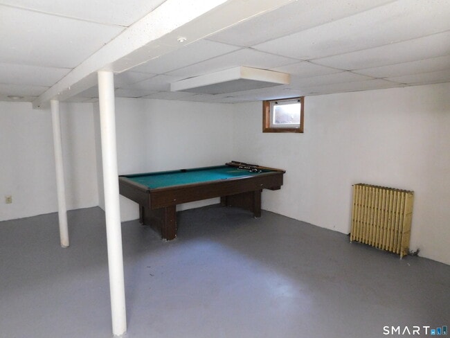 Building Photo - 83 Forest St