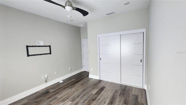 Building Photo - 1968 Greenbriar Ter