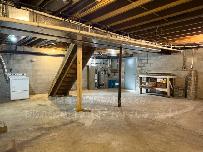 Building Photo - 735 Yellow Hill Rd