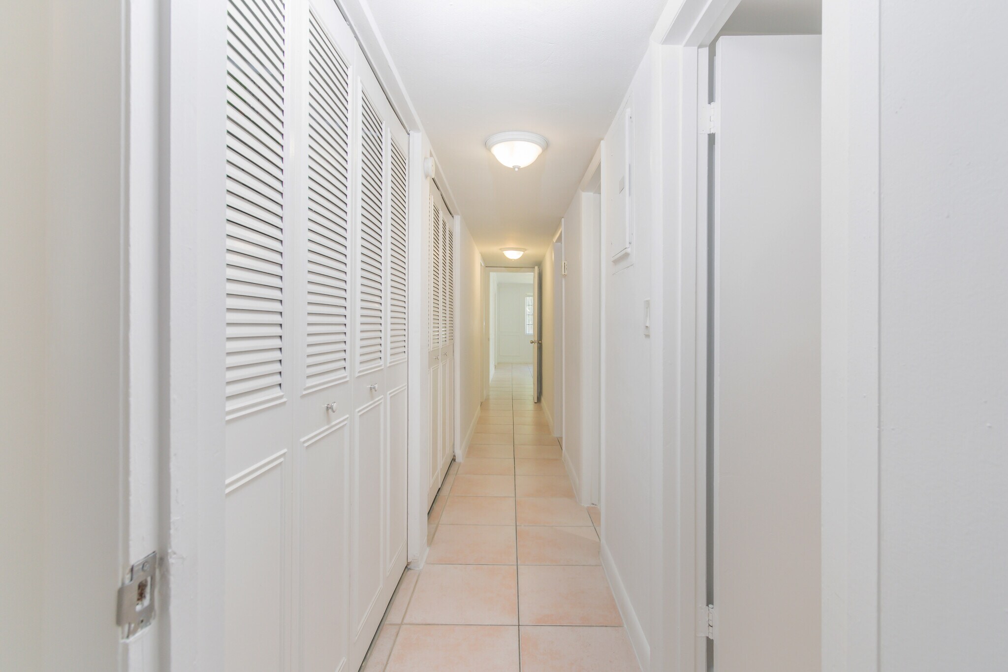 Hallway - 3912 Ponce de Leon Blvd