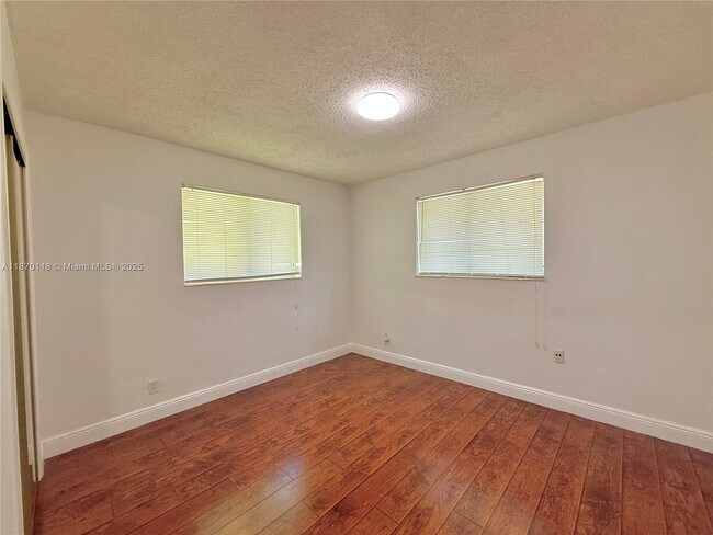 Building Photo - 6725 SW 27th Ct