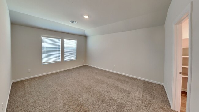 Building Photo - A Very Stunning and Spacious 4 Bedroom 2 Bath Home in Putnam City Schools