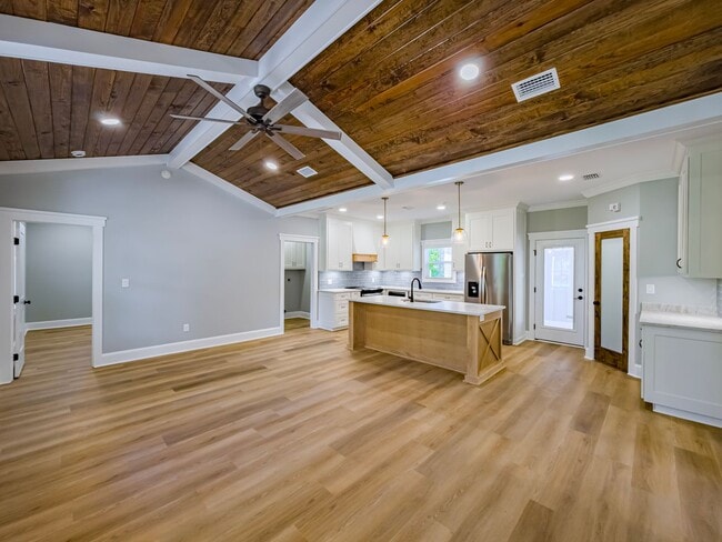 Building Photo - 807 Cherokee Ave