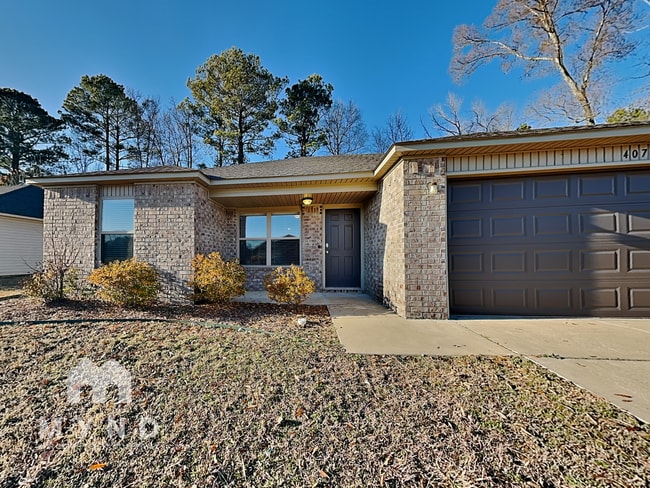 Building Photo - 407 Westwood Dr