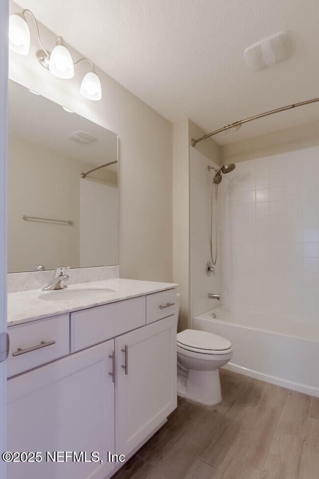 Building Photo - 258 Thistleton Wy