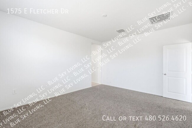 Building Photo - 1575 E Fletcher Dr