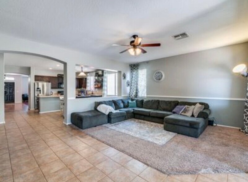Building Photo - 15127 N 159th Dr