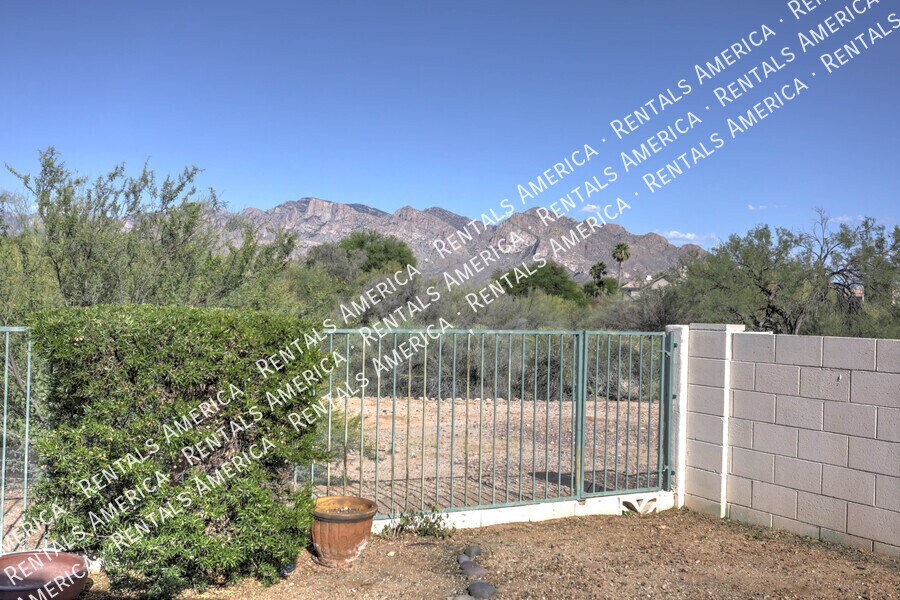 Building Photo - 10984 N Double Eagle Ct