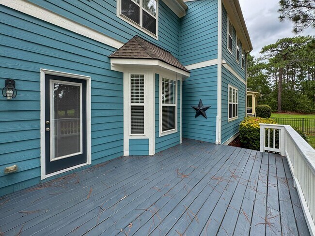 Building Photo - 5 Bedroom Home in Gated Golf Course Community