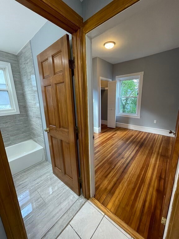 Building Photo - 938 Norwest Dr
