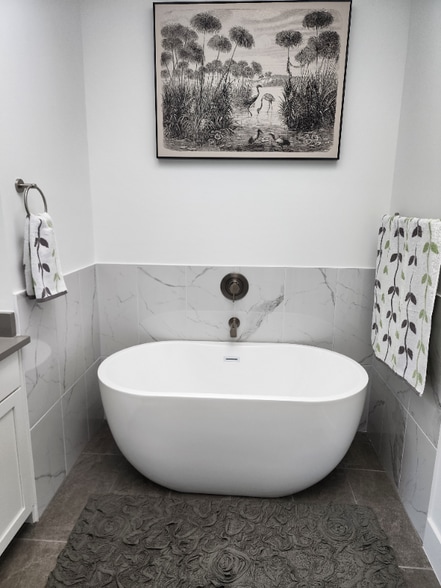 Building Photo - 241 Maynard Terrace SE