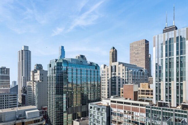 Building Photo - 600 N Fairbanks Ct