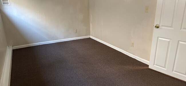 Building Photo - 805 Rio Chico Way