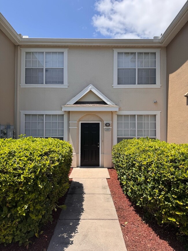 Building Photo - 9085 Lee Vista Blvd