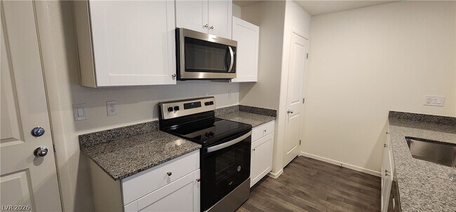 Building Photo - 7953 Whisper Words Ave