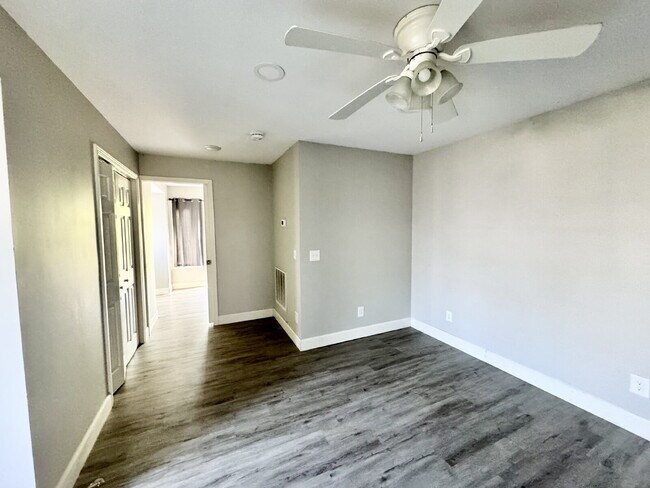 Building Photo - 1 bedroom in Fair Play