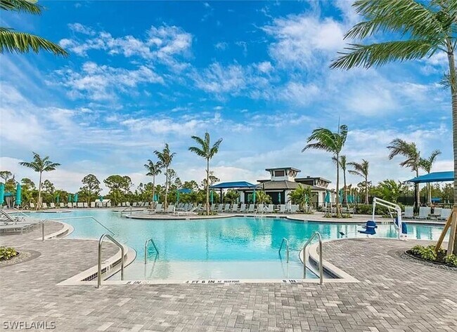 Building Photo - 12180 Wellen Golf St