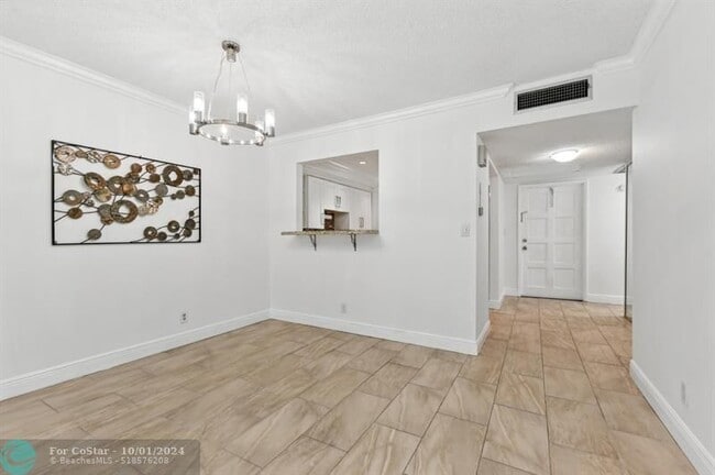 Building Photo - 3000 S Course Dr