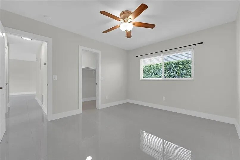 Building Photo - 8 NE 14th Ave