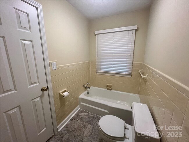Building Photo - 294 Spicewood Cir