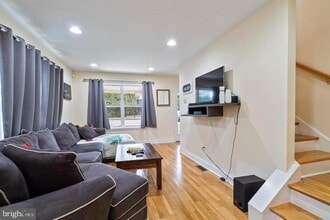 Building Photo - 994 Upper Gulph Rd