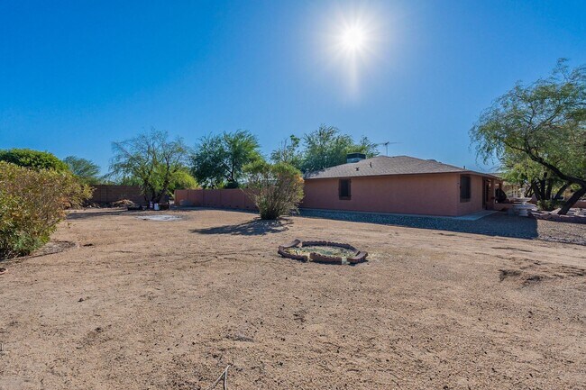 Building Photo - Modern Updated Home in Gated Community of ...