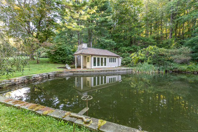 Building Photo - 127 Bucks Rock Rd