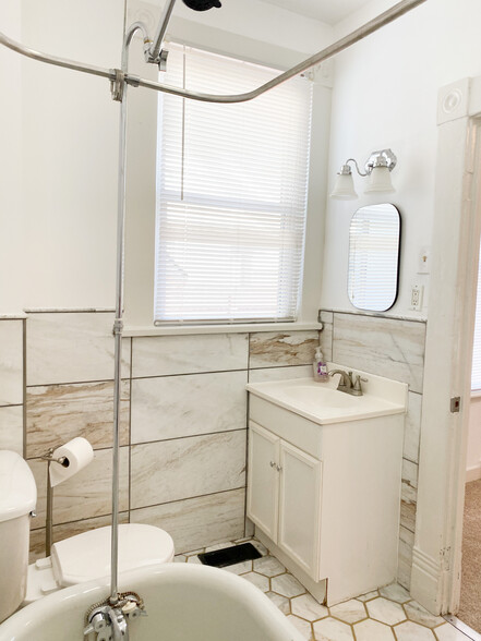 2nd Full Bath - 432 E Whittier St
